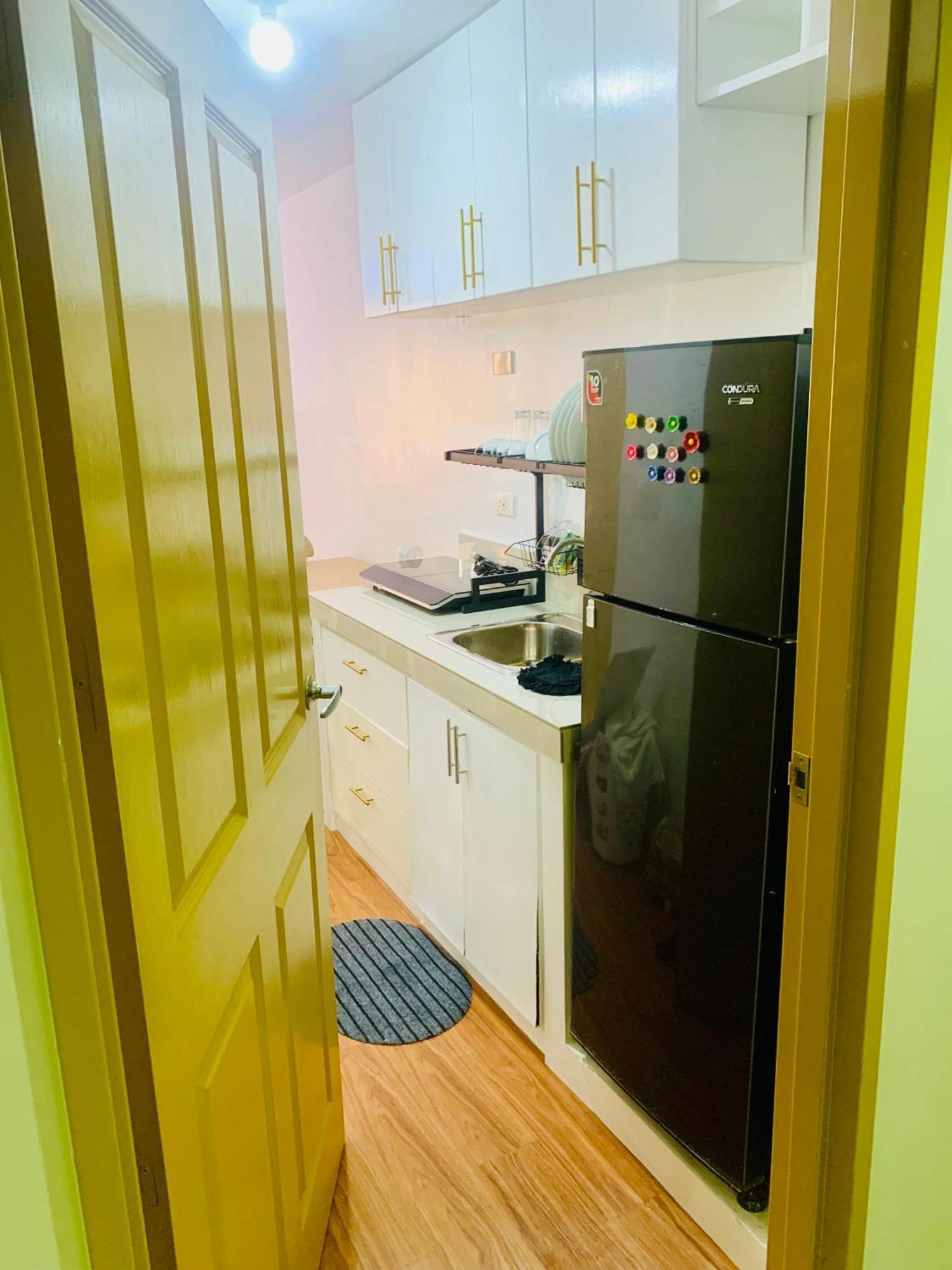Apartment A's Place - Downtown, Stunning With Pool! *